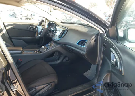 2015 Chrysler 200 Limited z USA, uszkodzony, nr VIN 1C3CCCAG6FN731615